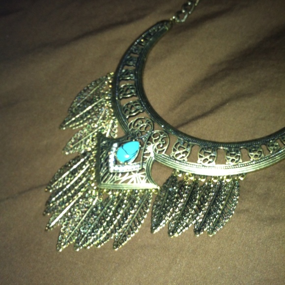 Beautiful gothish looking necklace