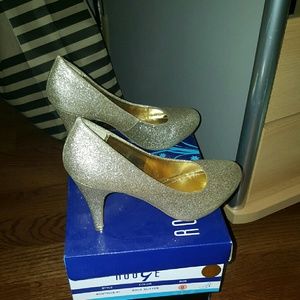 Rouge Gold sparkling heels pumps