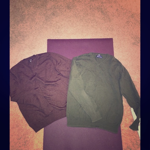 Bundle of four men's sweaters!