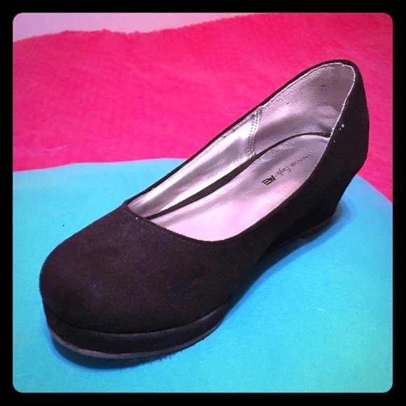 Black velvet heels