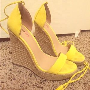 6.5 Yellow Wedges