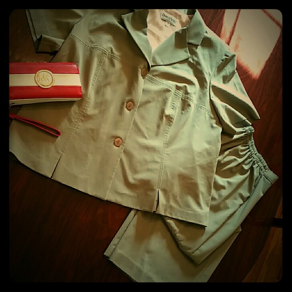 💢HP💢 2 piece pants suit