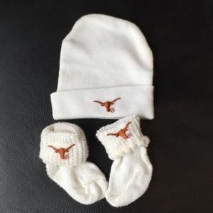 Newborn Texas Longhorns Cap and Socks set