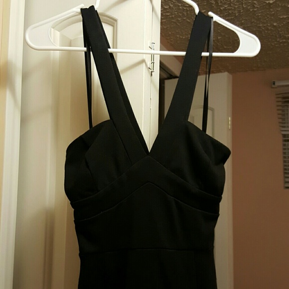 Beautiful dress - Picture 2 of 4