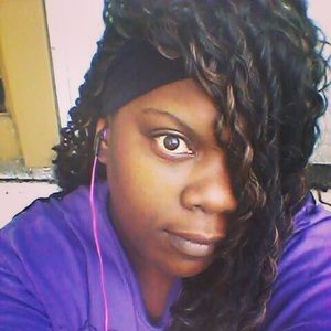 Meet your Posher, Ebony