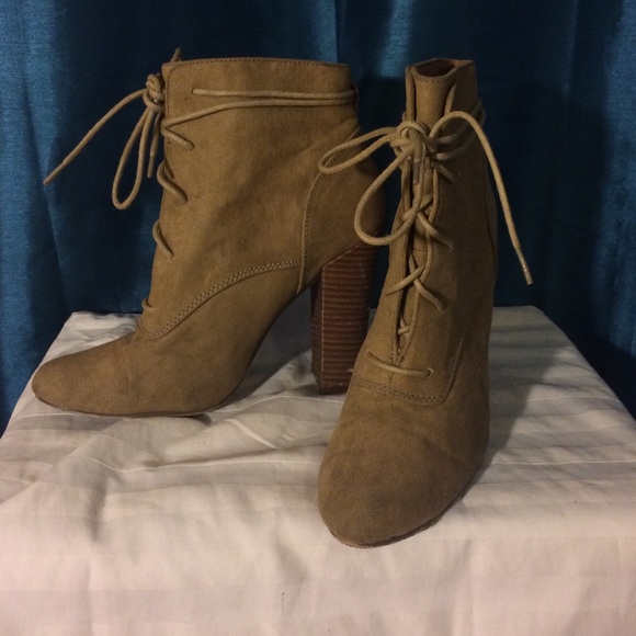 Cute booties 7.5 women's