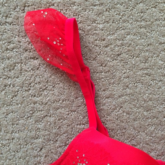 Victoria's Secret Red Bra - Picture 3 of 4