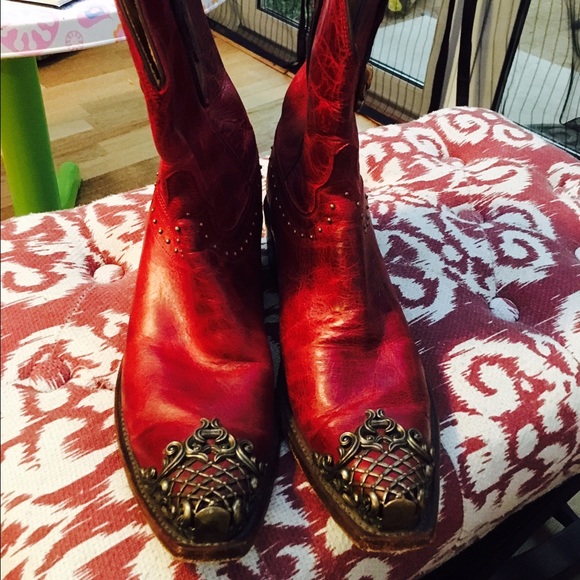 Red Lucchese CODY boots like new worn twice. - Picture 2 of 4