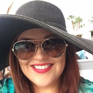 Meet your Posher, Ashley