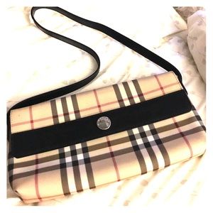 Burberry purse