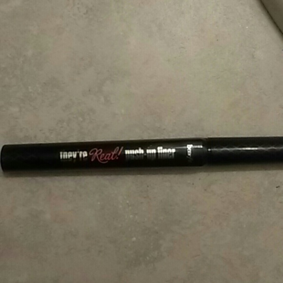 Benefit Theyre Real pushup liner