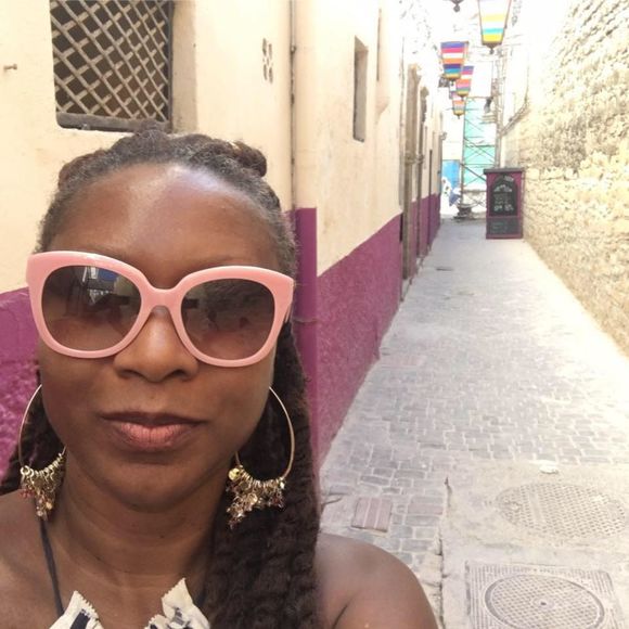 Meet your Posher, Chrystal