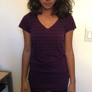 Classic Caslon V-neck tee