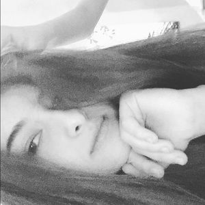 Meet your Posher, Mia