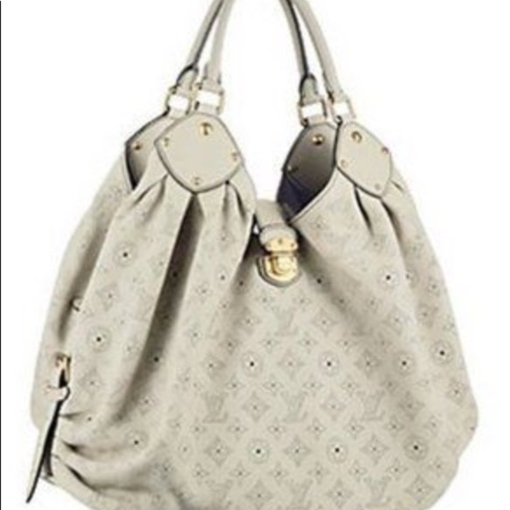 *SOLD* Authentic Louis Vuitton Large Handbag. New - Picture 6 of 8