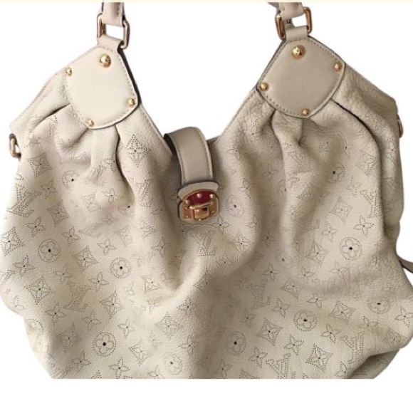 *SOLD* Authentic Louis Vuitton Large Handbag. New - Picture 2 of 8
