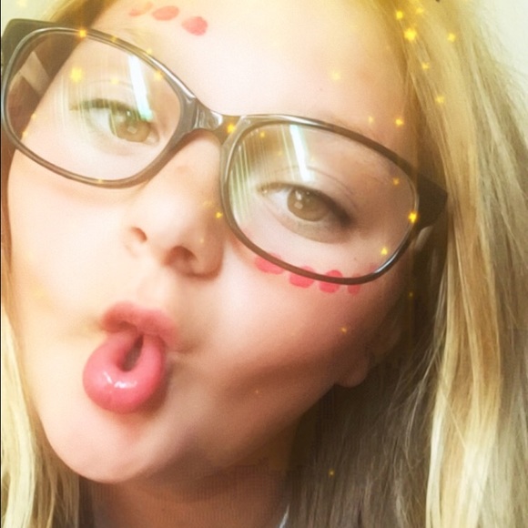 Meet your Posher, Brissa