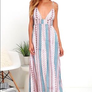 Size small Lulus print maxi dress.