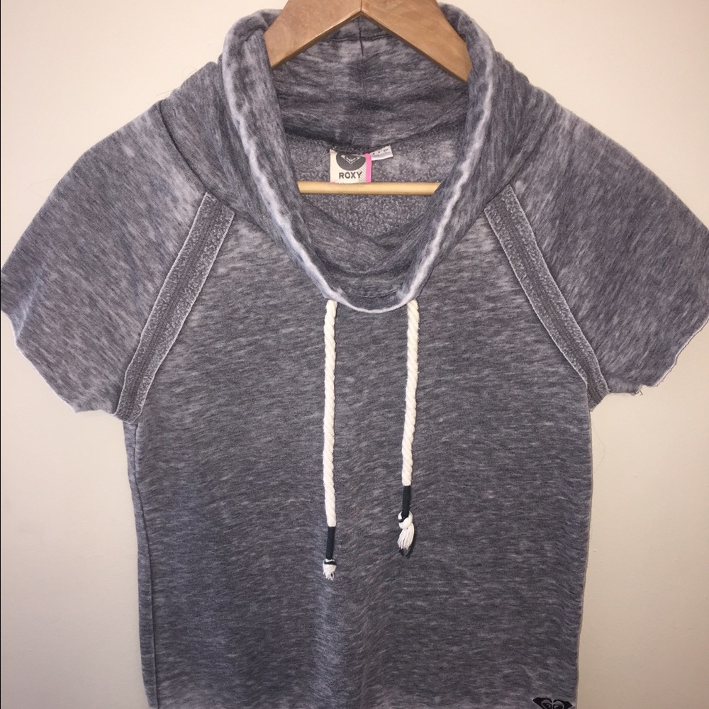 NWOT Roxy cut off sleeve sweatshirt - draped neck