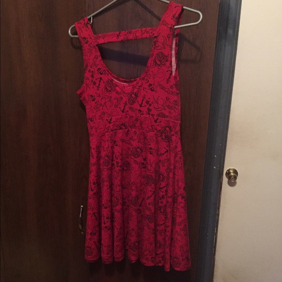 Red patterned dress - Picture 3 of 4