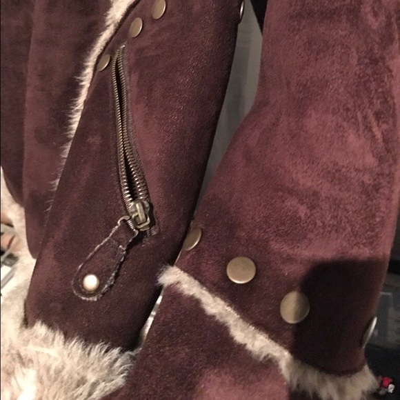 Brown suede coat with faux fur lining - Picture 3 of 4