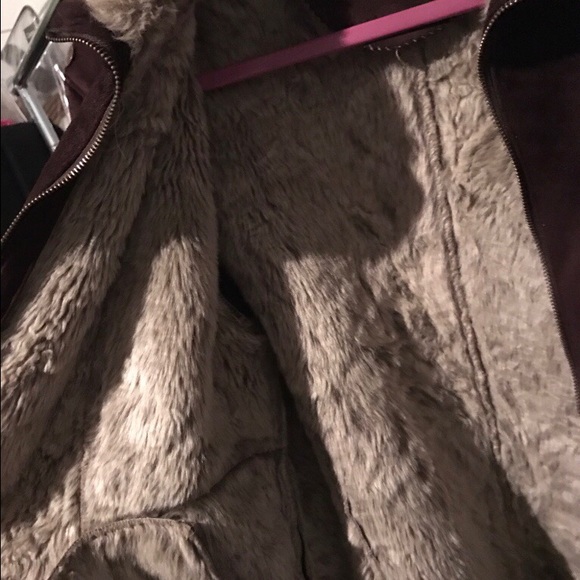 Brown suede coat with faux fur lining - Picture 4 of 4