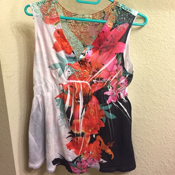 Flowy, flower Lilly print tank top