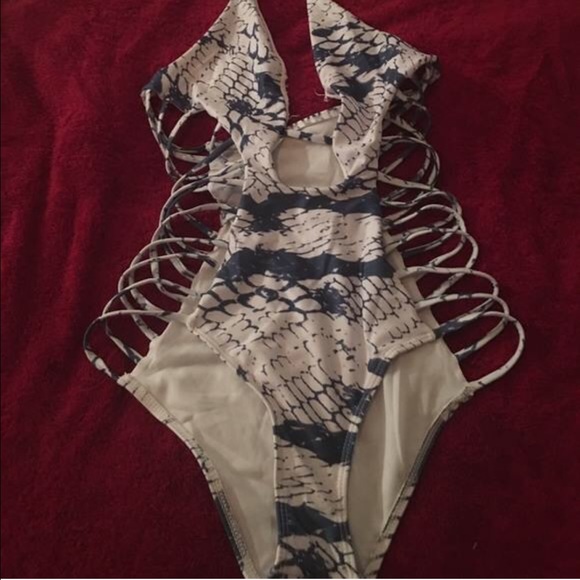 Swimming suit