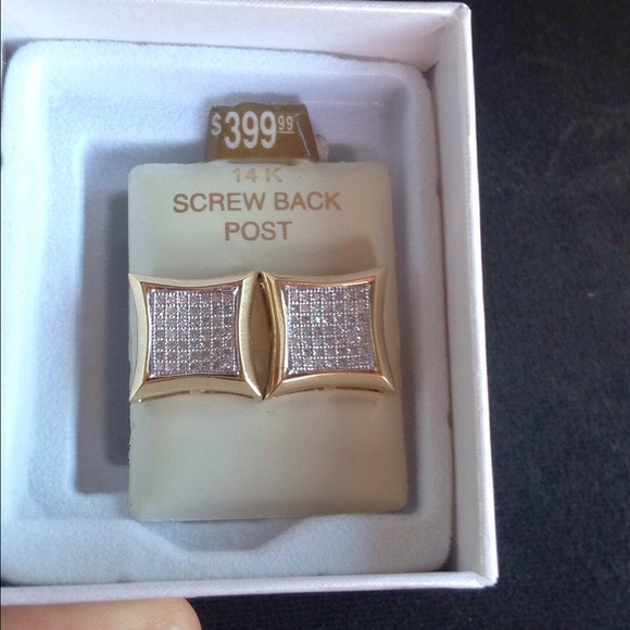 Screws back