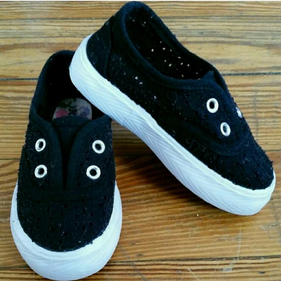 Black Eyelet Floral Sneaker