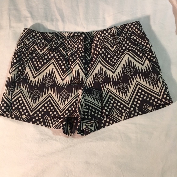 J CREW AZTEC SHORT - Picture 2 of 6