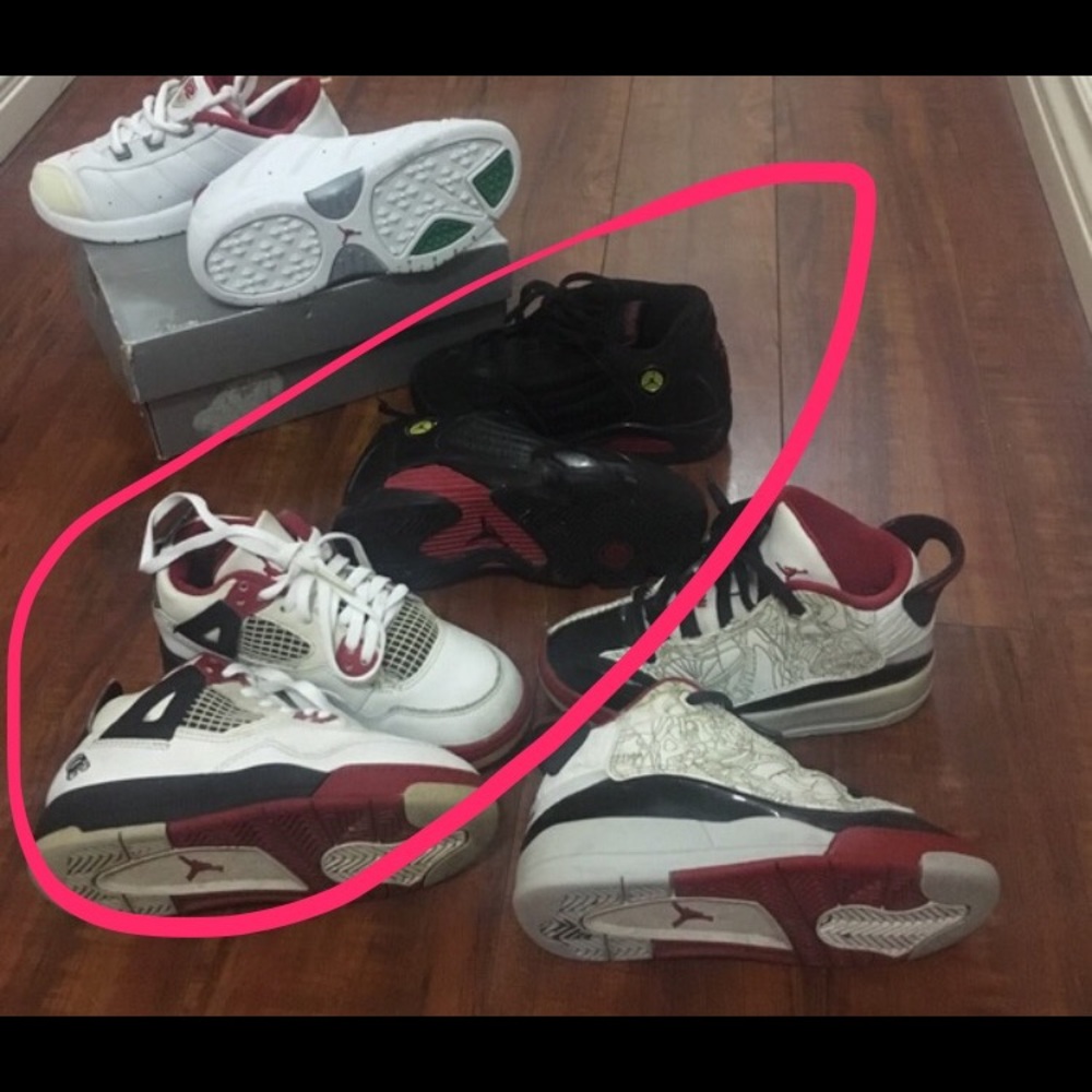 SOLD ❌❌❌❌
Jordan's  3 PAIRS  👟👟 toddlers