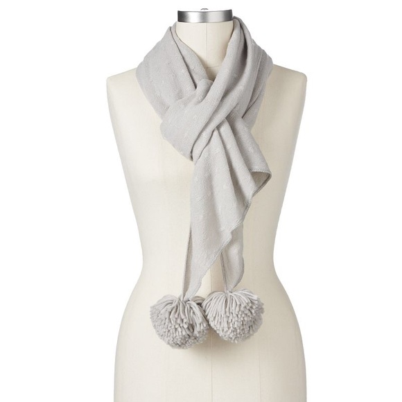 🎉LAST CHANCE SALE 🎉Juicy Couture pom-pom scarf