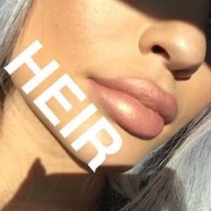 Kylie cosmetics HEIR Lipstick Metal