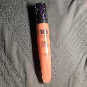 Urban Decay lip junkie "streak"