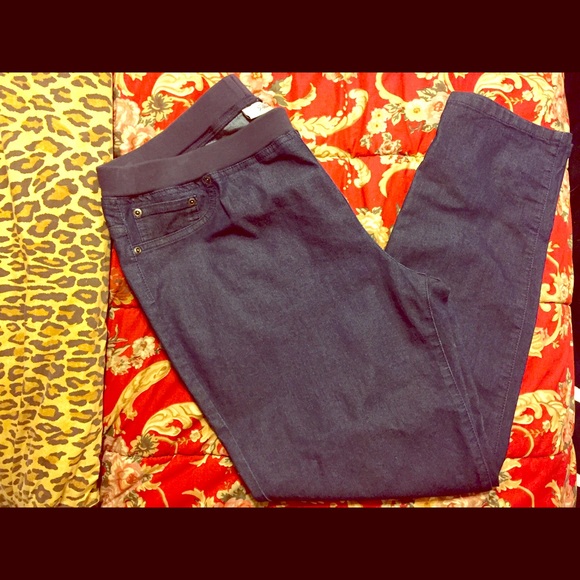 Chico's Pants - Chicos Barely Worn Platinum Jeggings