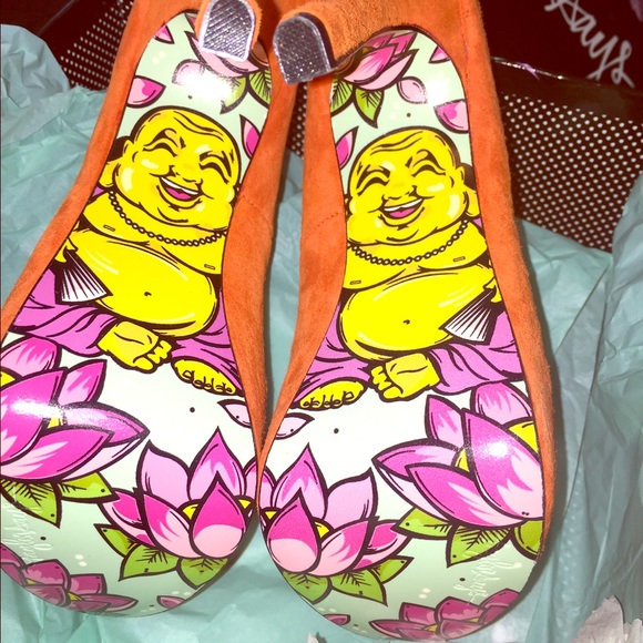 Taylor Says Heels size 6