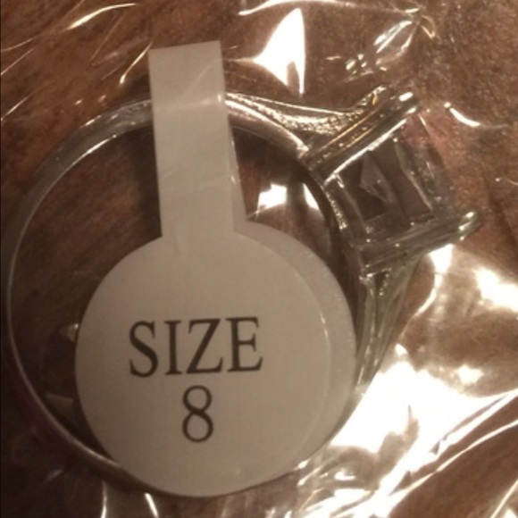 π π925 Sterling Silver Zircon Engagement Ring π - Picture 4 of 4