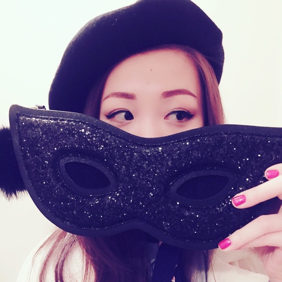 Meet your Posher, Christina - Picture 2 of 8