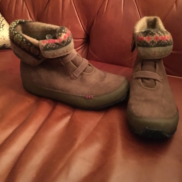 Ahnu winter boots