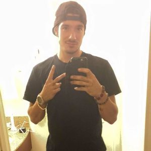 Meet your Posher, Dustin