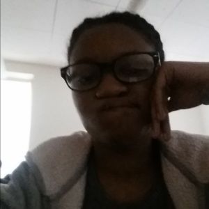 Meet your Posher, Naejea