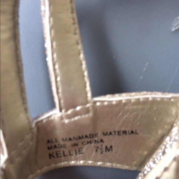 Audrey Brooke gold heels - Picture 3 of 3