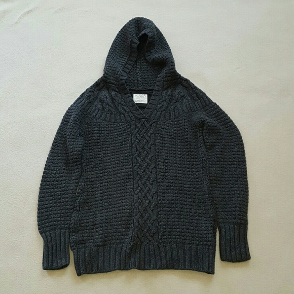 Old Navy grey sweater