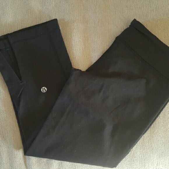 Lululemon Gather and Crow Crop Full on Luon size 4
