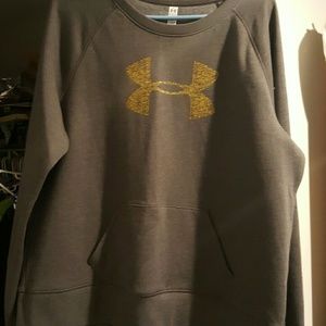 Women's Under Armour sweatshirt