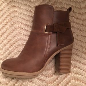Merona brown bootie sz 7.5