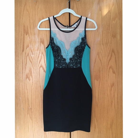 Lace detailed dress
