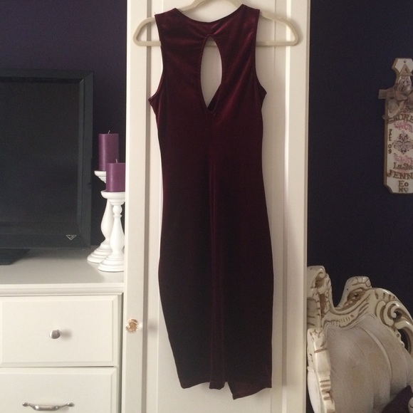 Velour wine colored dress - Picture 2 of 4
