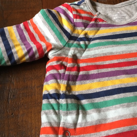 Gap Rainbow Quilted Romper. - Picture 3 of 3